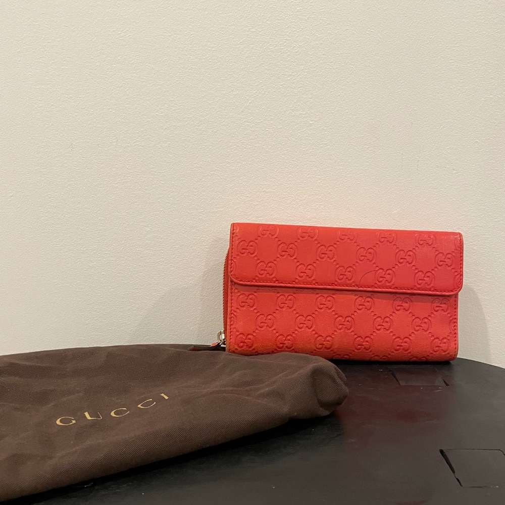 Red Gucci wallet